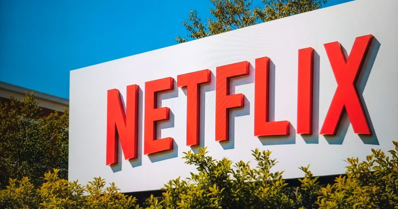 Netflix нарастил базу подписчиков и увеличил выручку в первом квартале
Netflix нарастил базу подписчиков и увеличил выручку в первом квартале