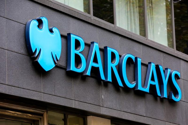 Barclays увеличил прибыль на 19% благодаря инвестиционному банкингу
Barclays увеличил прибыль на 19% благодаря инвестиционному банкингу